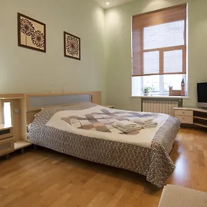 https://big-studio-on-22-a-mykhailivska-str-home-hotel-apartments.hotels-of-kiev.com