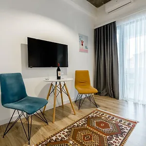 https://ninoshvili-apartments-by-picnic.alltbilisihotels.com